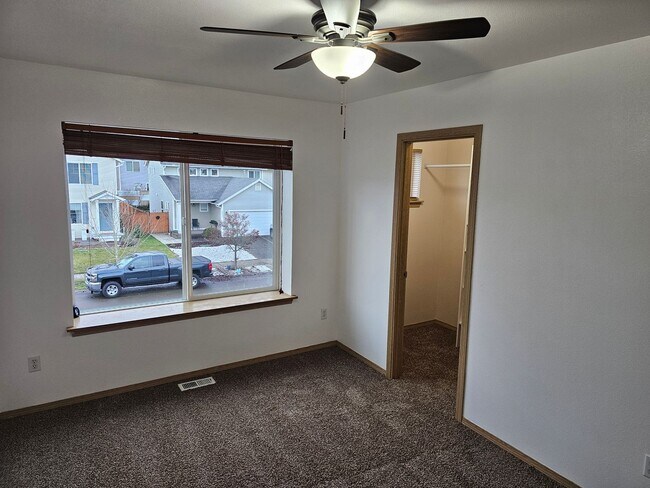 Building Photo - 14906 99th Way Southeast