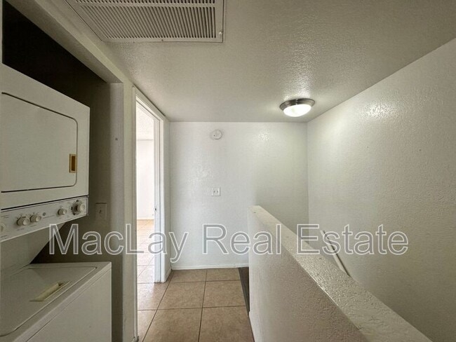 Building Photo - 2801 E Monte Cristo Ave