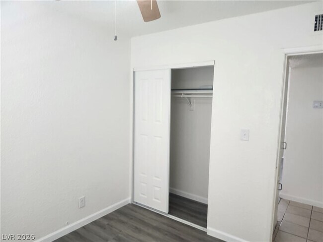 Building Photo - 2700 E Basswood Ave