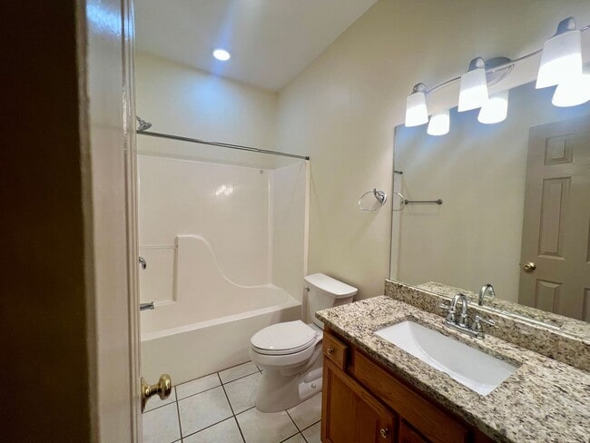 Building Photo - 1212 Ridgewood Ct