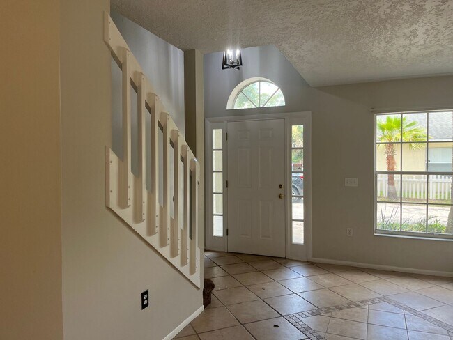 Building Photo - 820 Stone Chapel Ct