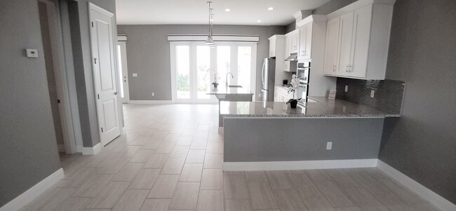 Building Photo - For Rent Stunning Luxury  4/3.5 Townhome i...