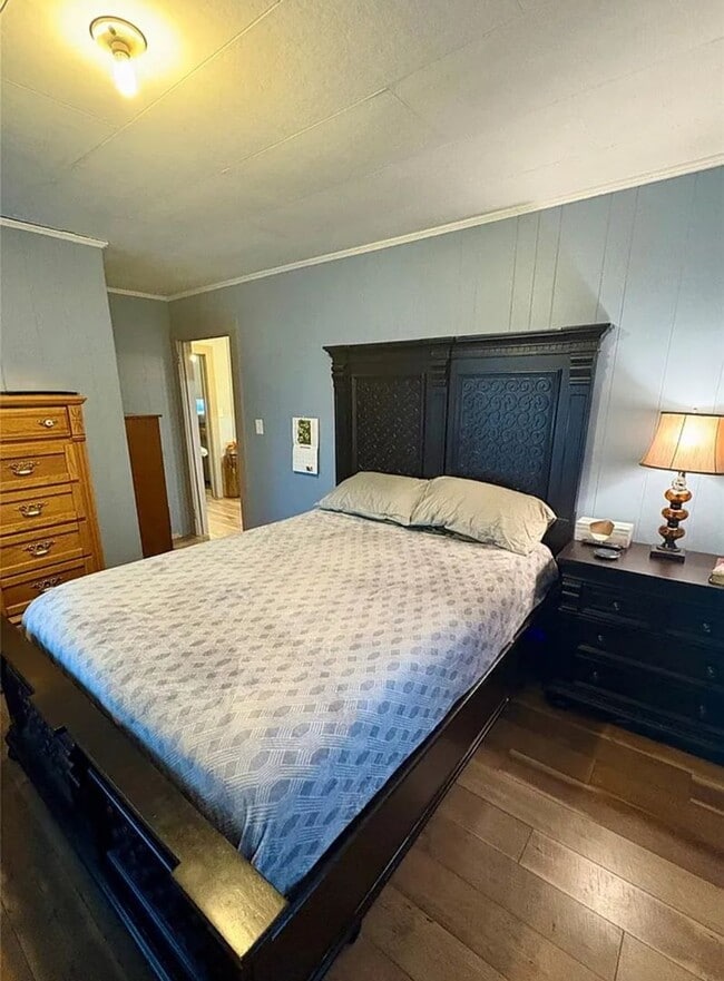 Building Photo - 2050 Blowing Rock Blvd