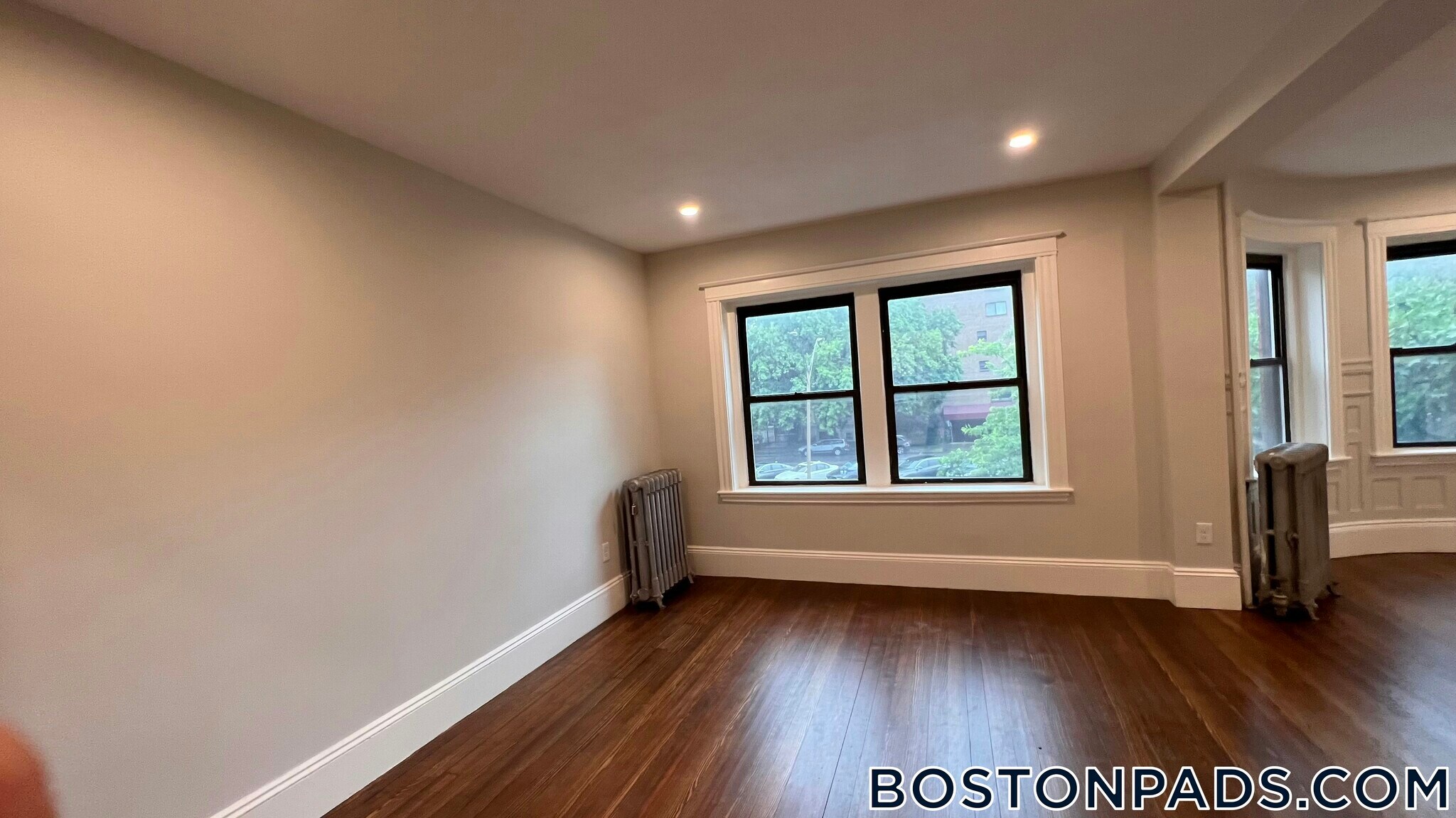 Building Photo - 1855 Beacon St
