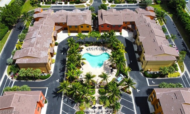 Building Photo - 9055 Capistrano St N