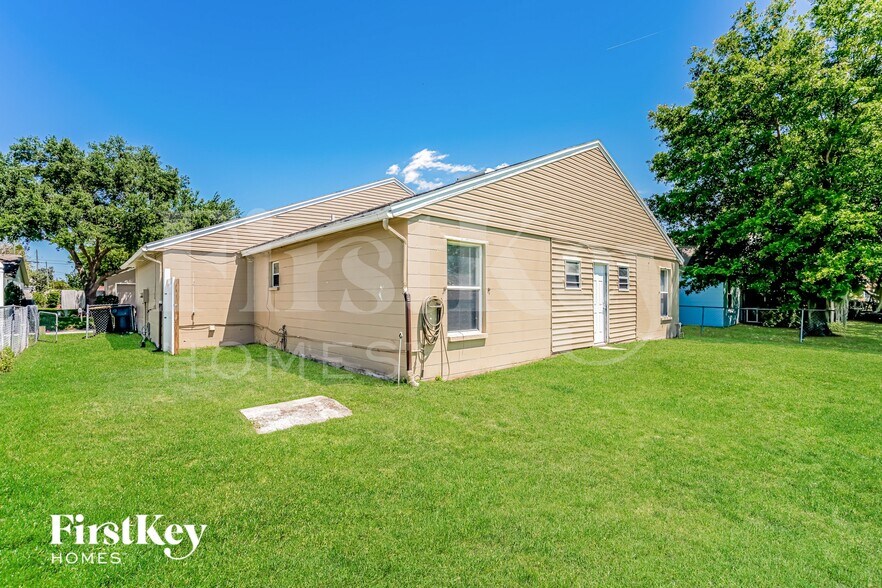 Building Photo - 468 Emerald Cove Loop