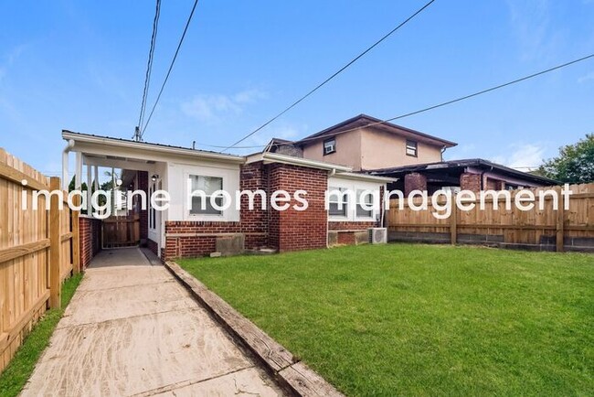 Building Photo - Fully Renovated 4 Bedroom Single Family Ho...