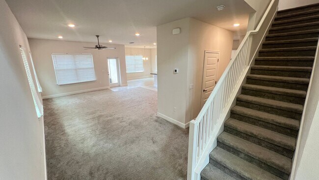 Building Photo - Beautiful Harmony Central Water Front Home AVAILABLE NOW!