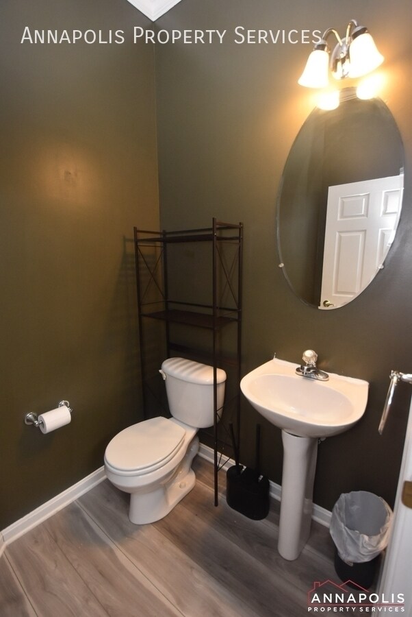 Building Photo - 30 Harbour Heights Dr