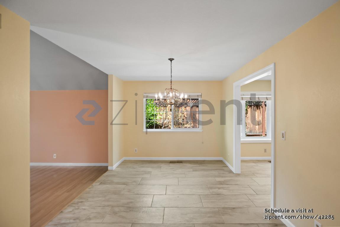 Building Photo - 279 Tordo Ct