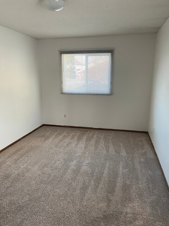 Building Photo - 3101 Westgate Dr S