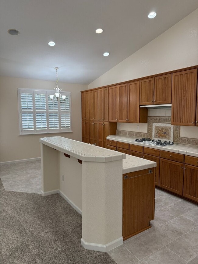 Building Photo - BEAUTIFUL SINGLE STORY 3+BD, 2.5 BA, & 3 CAR GARAGE!