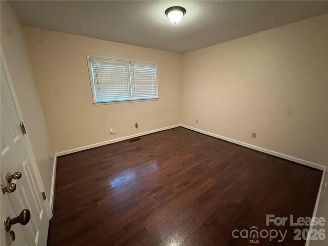 Building Photo - 219 Larkfield Rd