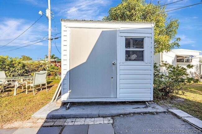 Building Photo - 14556 Glenview Dr