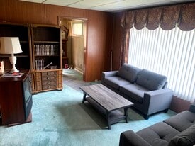 Building Photo - 44 Park Pl