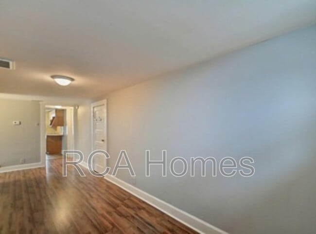 Building Photo - 2912.5 Shelby St