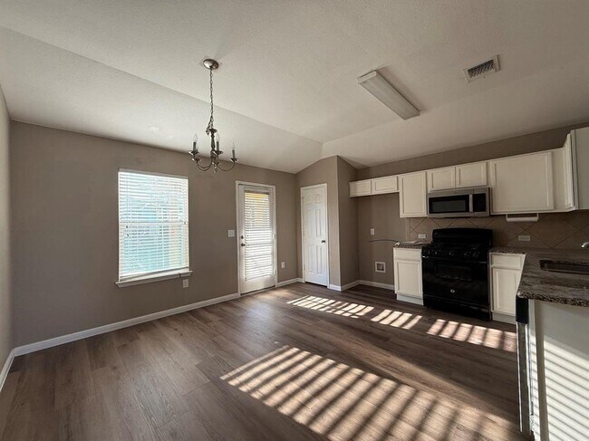 Building Photo - 18017 Busby Dr