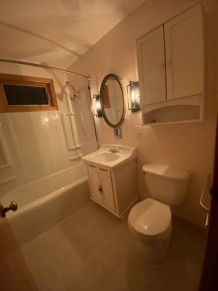 1st floor bathroom - 834 Redwood Dr