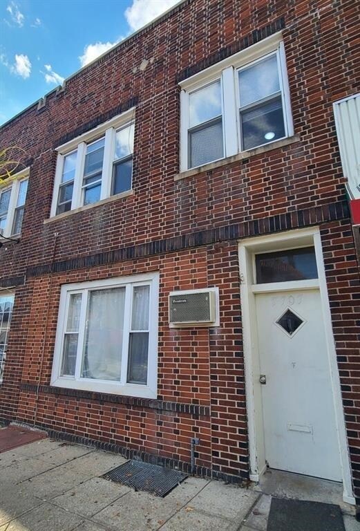 Building Photo - 7707 Broadway