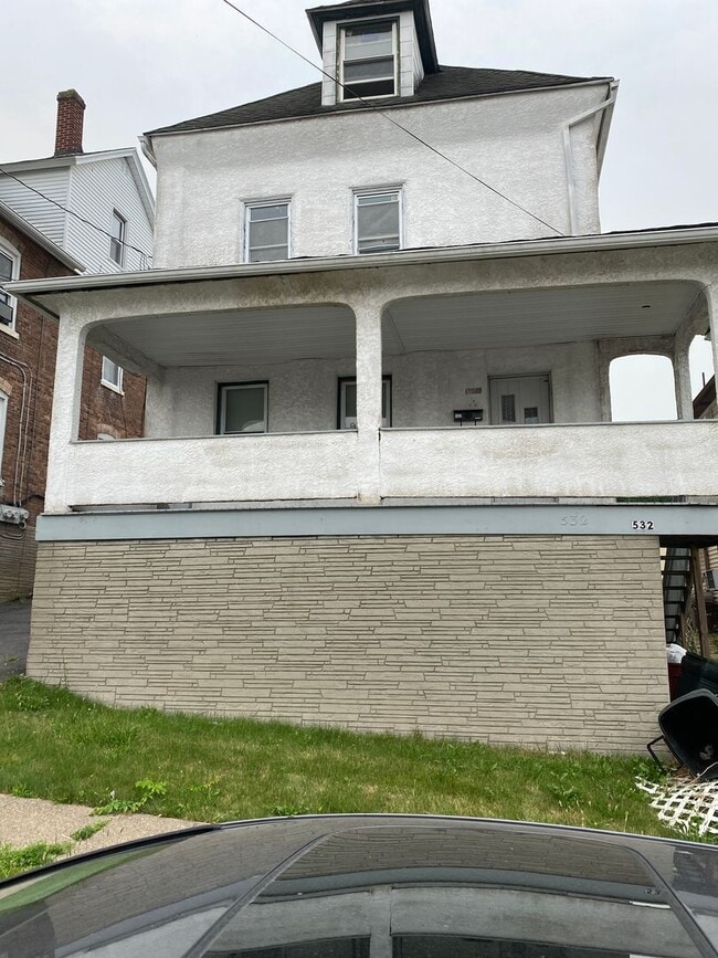 Building Photo - 532 Breck St