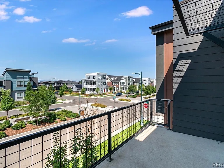 Building Photo - 5054 Valentia St