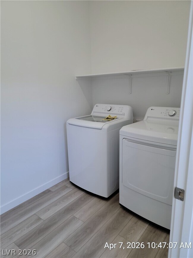 Building Photo - 96 Ibiza Lk Dr