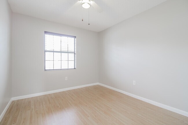 Building Photo - 5045 Mayflower St