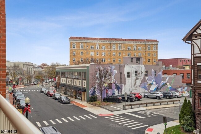 Building Photo - 48 S Park St