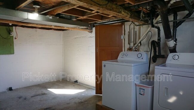 Building Photo - 17900 Noll Rd NE