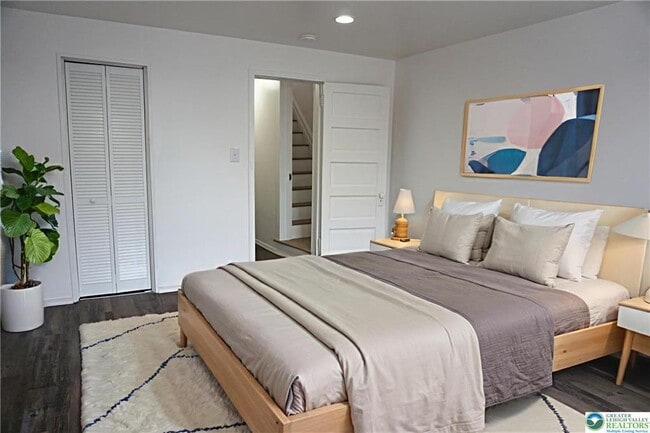 Building Photo - 128 S West St