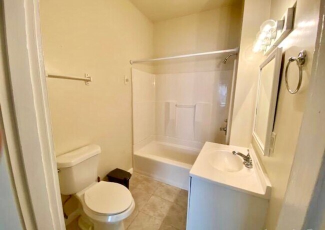 Building Photo - 3 Bedroom 1 Bath Home in Lonoke