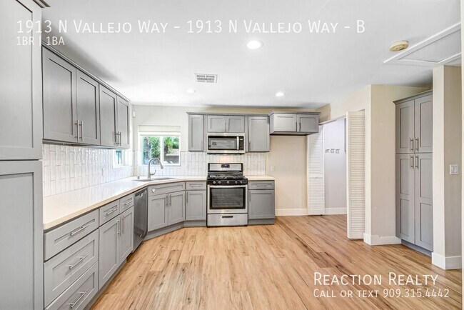 Building Photo - 1913 N Vallejo Way