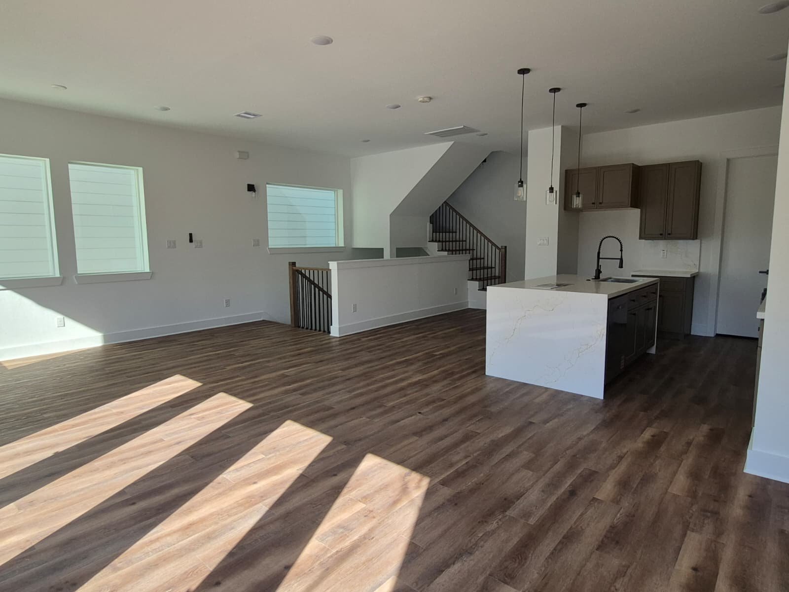 Building Photo - 3003 Delano St