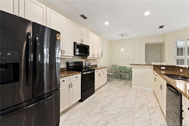 Building Photo - 10627 SW Cam Run