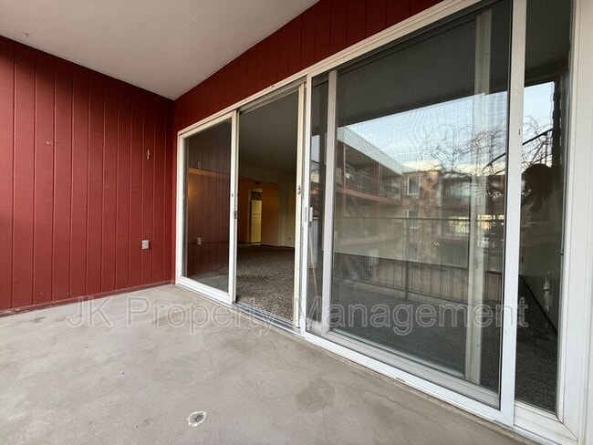 Building Photo - 2300 14th Ave S