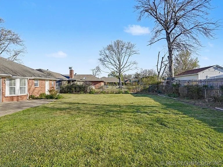 Building Photo - 4809 S 69th E Ave