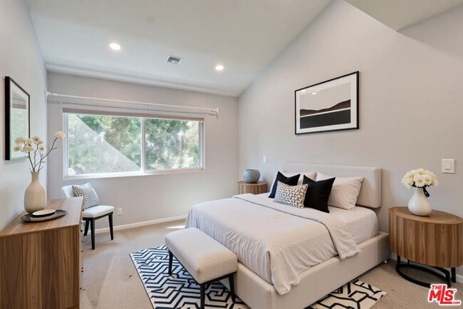 Building Photo - 1275 Seacliff Ct