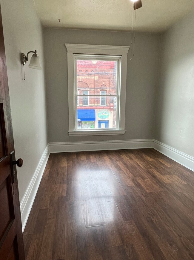 Building Photo - 2521 Peach St