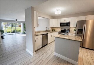 Building Photo - 1392 Churchill Cir