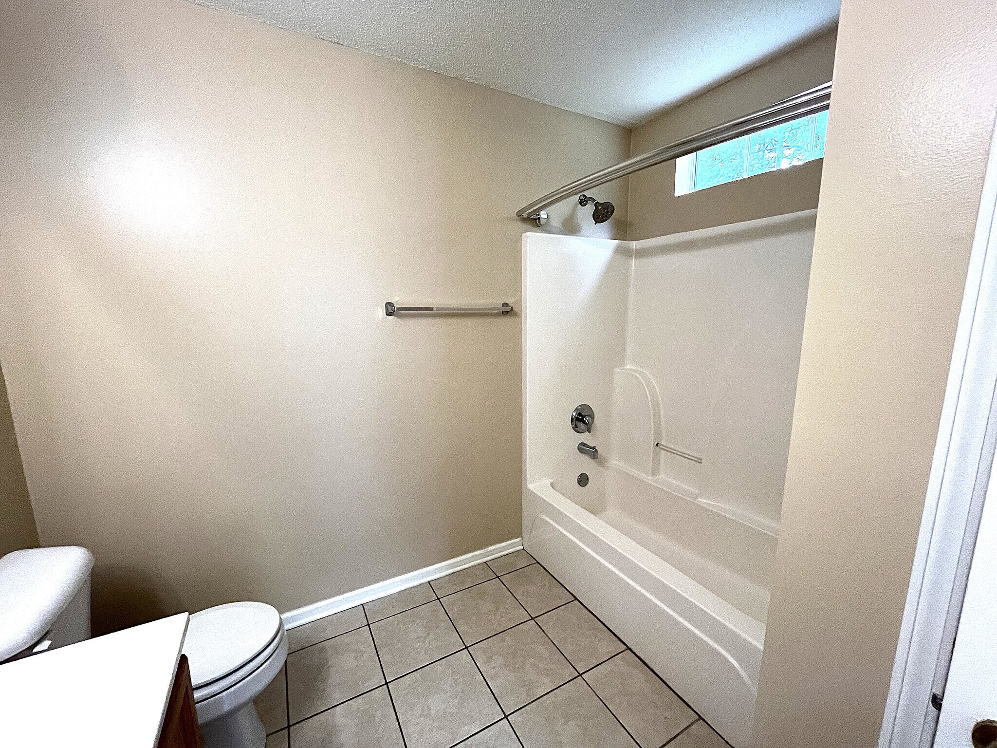 Building Photo - 485 Live Oak Walk