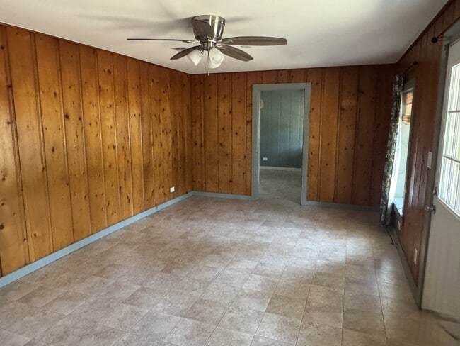 Building Photo - 7148 State Hwy 75 S