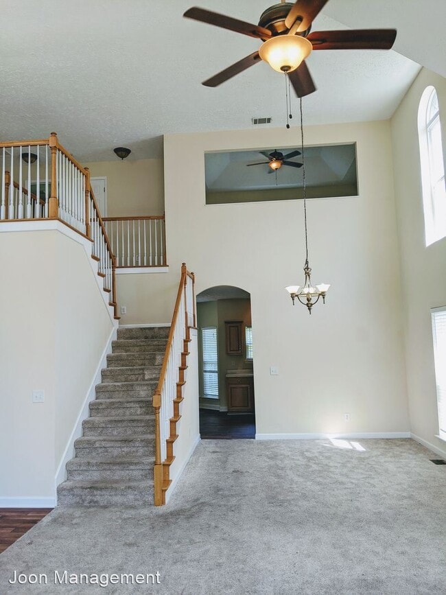 Building Photo - 4 br, 2.5 bath House - 5695 Deer Valley Trail