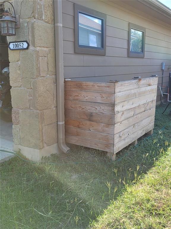 Building Photo - 10052 Janet Loop