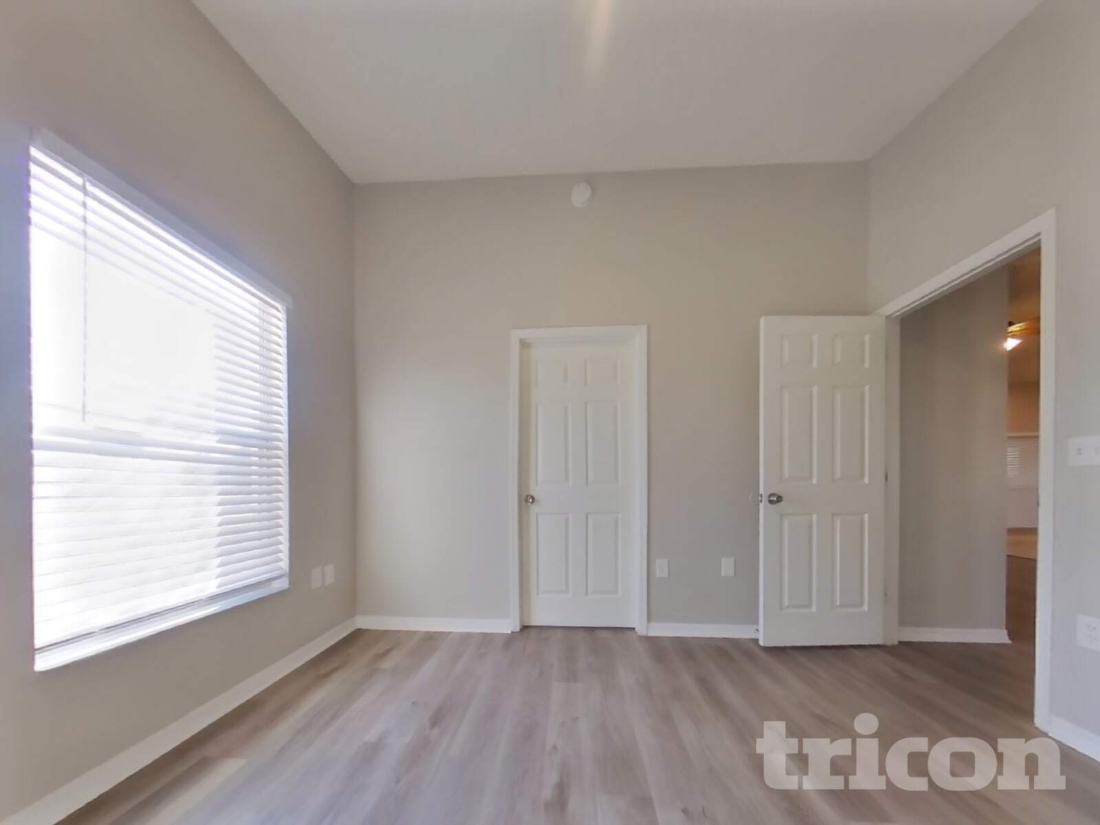 Building Photo - 2009 Kiwi Trail