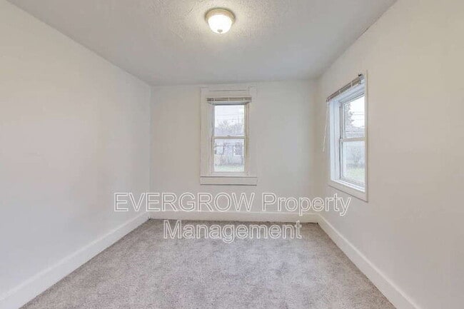 Building Photo - 2219 Hovey St