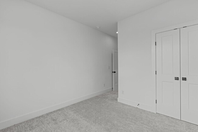 Building Photo - Luxurious New Construction End Unit 4BD, 4BA Downtown Raleigh Townhome with Rooftop Terrace