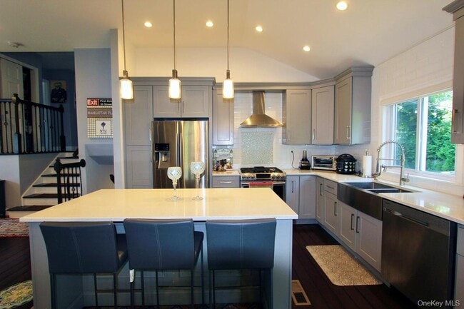 Building Photo - 83 Executive Dr