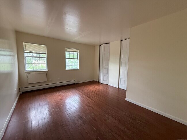 Building Photo - 106 Angel Dr