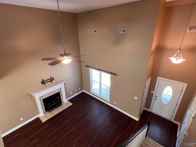 Building Photo - 110 Tudor Pl