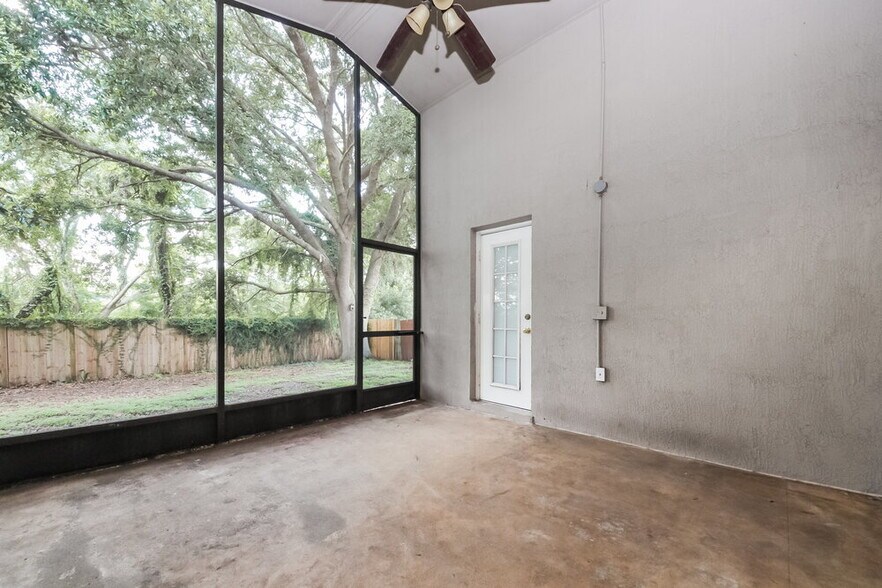 Building Photo - 539 Brightview Dr